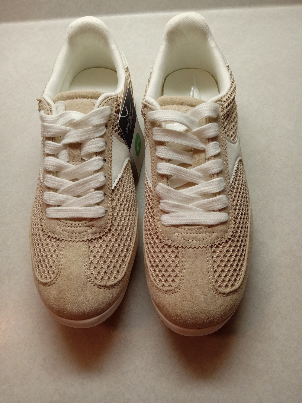 Universal Thread Beige and White Knit Athletic Sneakers - Picture 1 of 3